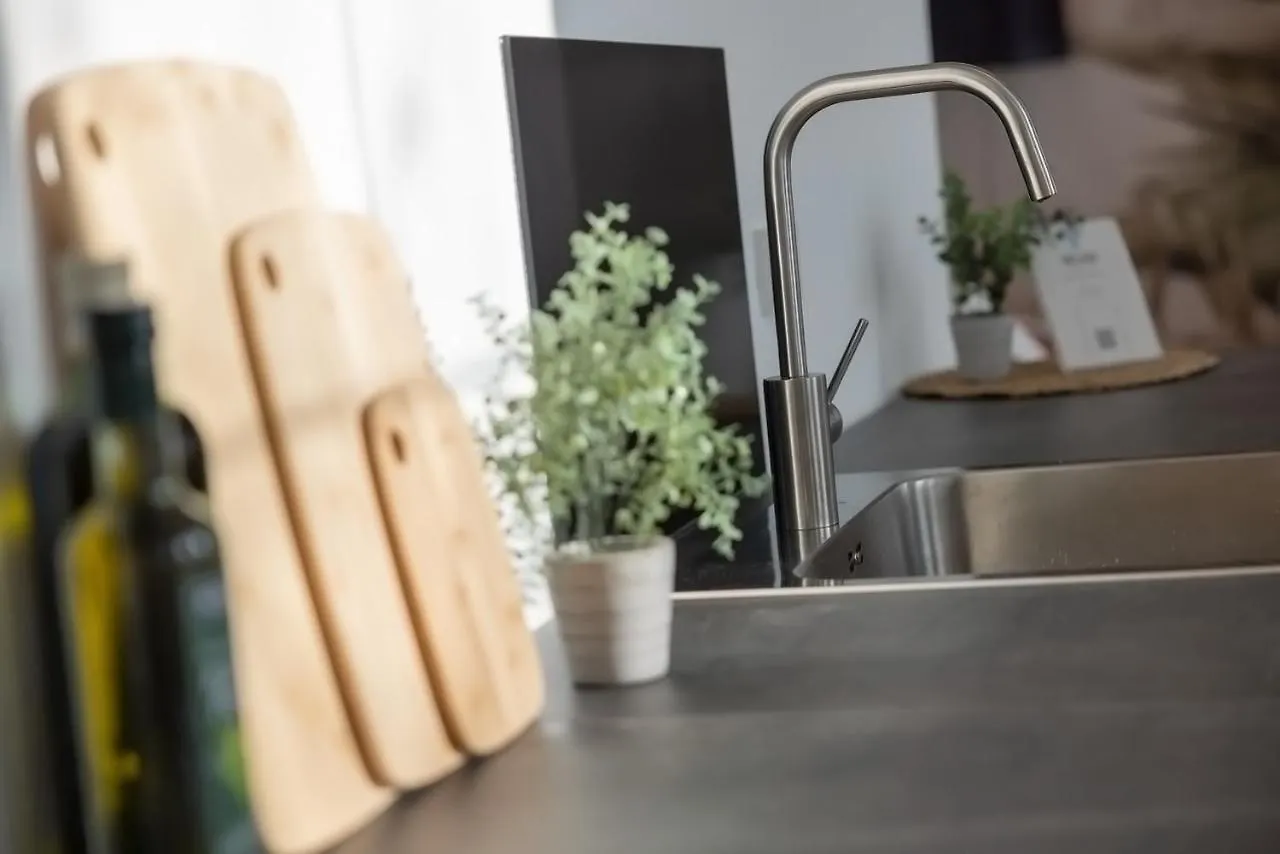 Kaza Guesthouse, Centrally Located 2 & 3 Bedroom Apartments In Augsburg