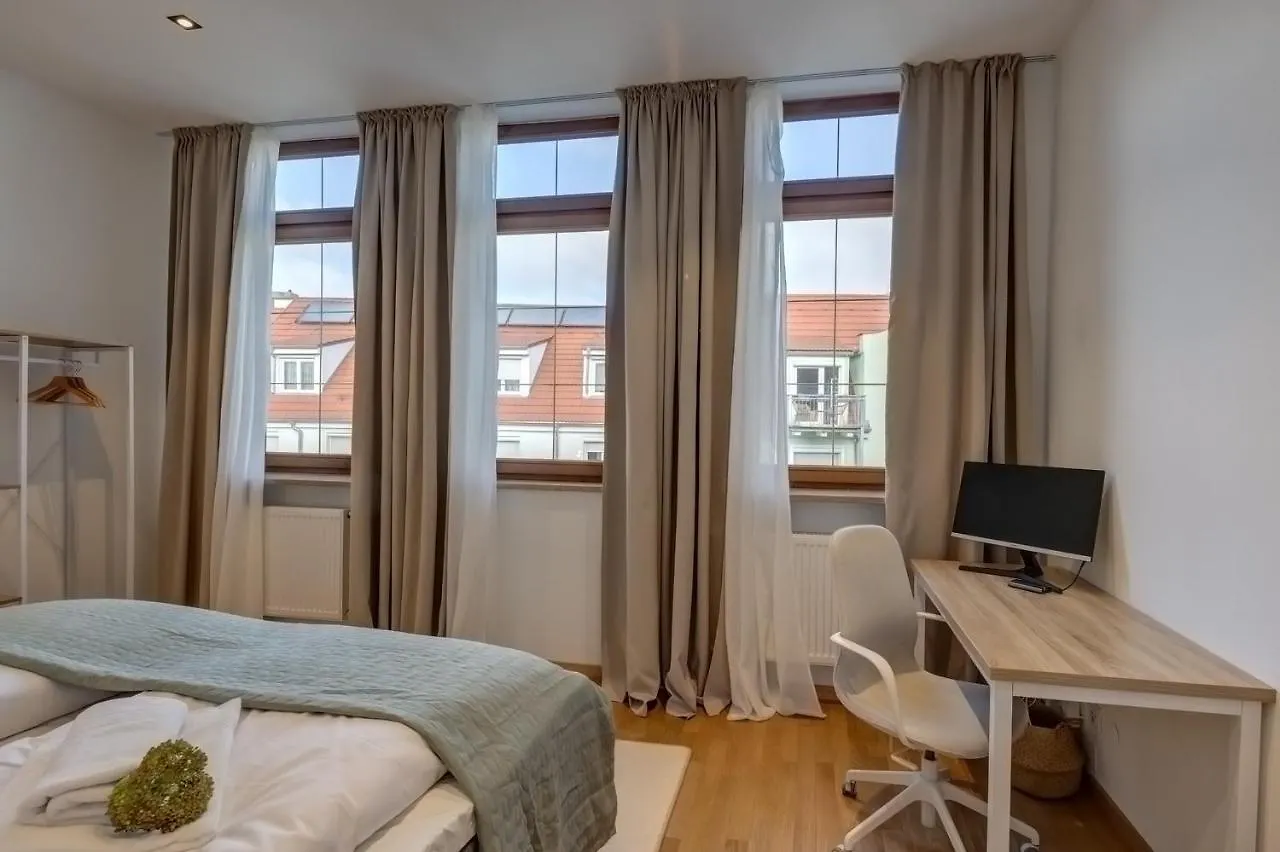 Kaza Guesthouse, Centrally Located 2 & 3 Bedroom Apartments In Augsburg Deutschland
