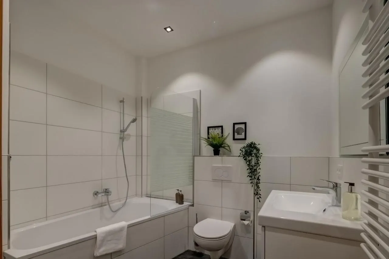 Kaza Guesthouse, Centrally Located 2 & 3 Bedroom Apartments In Augsburg Deutschland