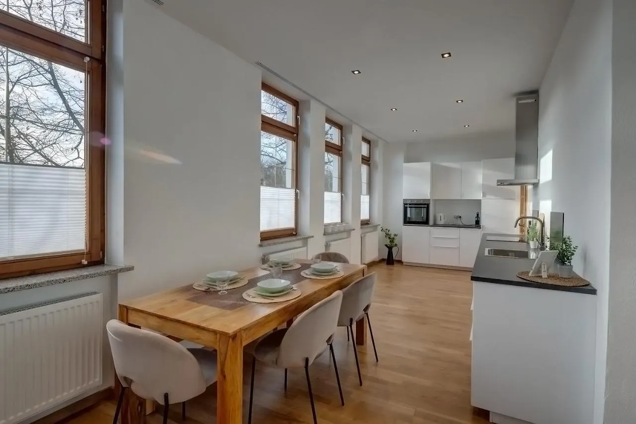 Kaza Guesthouse, Centrally Located 2 & 3 Bedroom Apartments In Augsburg