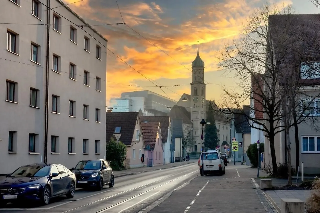 Kaza Guesthouse, Centrally Located 2 & 3 Bedroom Apartments In Augsburg