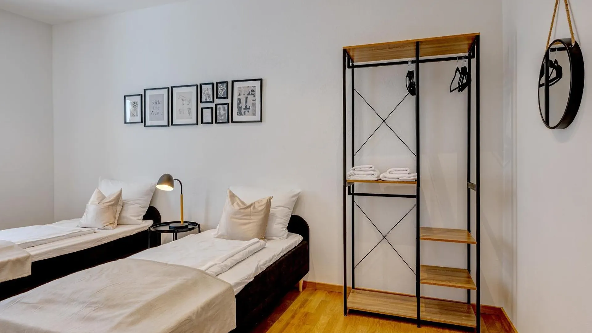 Kaza Guesthouse, Centrally Located 2 & 3 Bedroom Apartments In Augsburg Deutschland