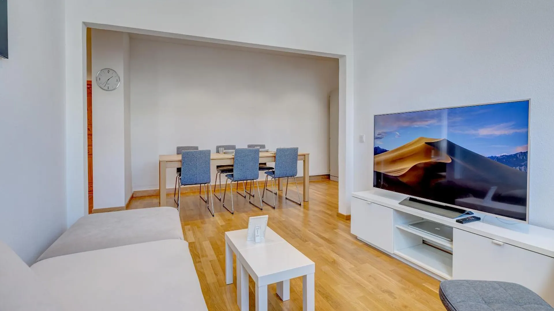 Kaza Guesthouse, Centrally Located 2 & 3 Bedroom Apartments In Augsburg Deutschland